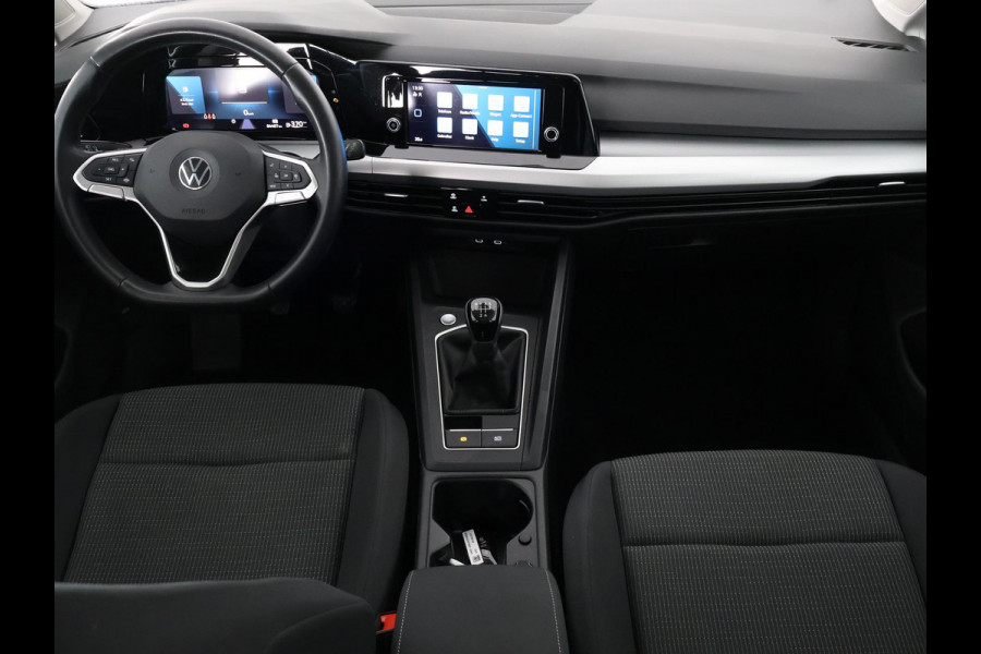Volkswagen Golf 1.0 TSI Golf | Apple Carplay/Android Auto | Parkeersensoren Voor & Achter |