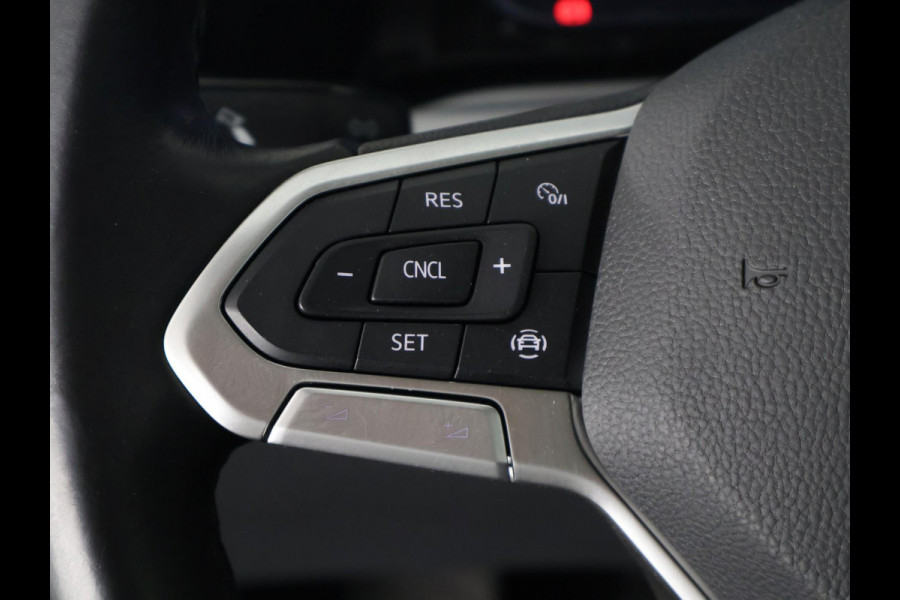 Volkswagen Golf 1.0 TSI Golf | Apple Carplay/Android Auto | Parkeersensoren Voor & Achter |