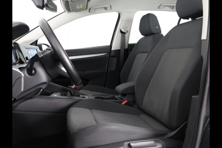 Volkswagen Golf 1.0 TSI Golf | Apple Carplay/Android Auto | Parkeersensoren Voor & Achter |