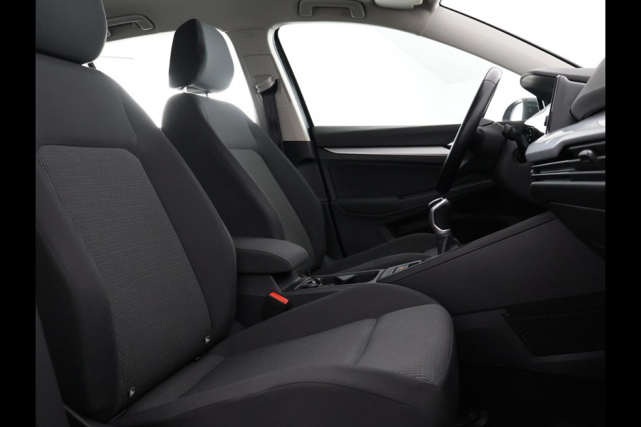 Volkswagen Golf 1.0 TSI Golf | Apple Carplay/Android Auto | Parkeersensoren Voor & Achter |