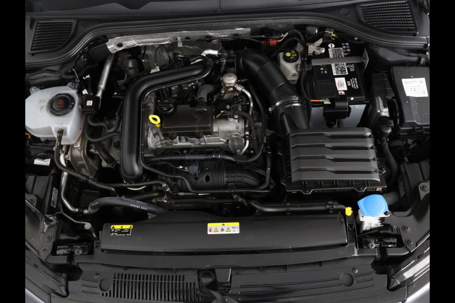 Volkswagen Golf 1.0 TSI Golf | Apple Carplay/Android Auto | Parkeersensoren Voor & Achter |