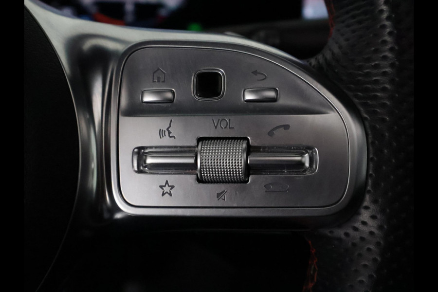 Mercedes-Benz CLA-Klasse Shooting Brake 200 Business Solution AMG Automaat | Wide-Screen | Schuif-/Kanteldak | Navigatie | Camera |