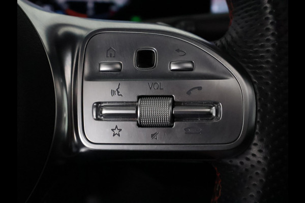 Mercedes-Benz CLA-Klasse Shooting Brake 200 Business Solution AMG Automaat | Wide-Screen | Schuif-/Kanteldak | Navigatie | Camera |