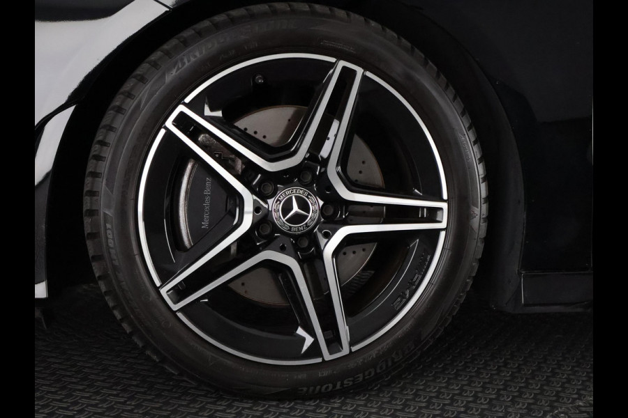 Mercedes-Benz CLA-Klasse Shooting Brake 200 Business Solution AMG Automaat | Wide-Screen | Schuif-/Kanteldak | Navigatie | Camera |