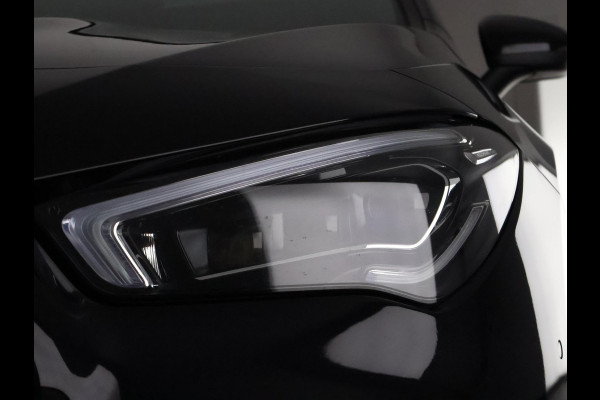 Mercedes-Benz CLA-Klasse Shooting Brake 200 Business Solution AMG Automaat | Wide-Screen | Schuif-/Kanteldak | Navigatie | Camera |