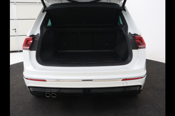 Volkswagen Tiguan 1.5 TSI R Line | Panoramadak | Stoelverwarming | Carplay | Massage | Dynaudio | Keyless | Full LED | Active Info Display | Navigatie | Parkeerhulp