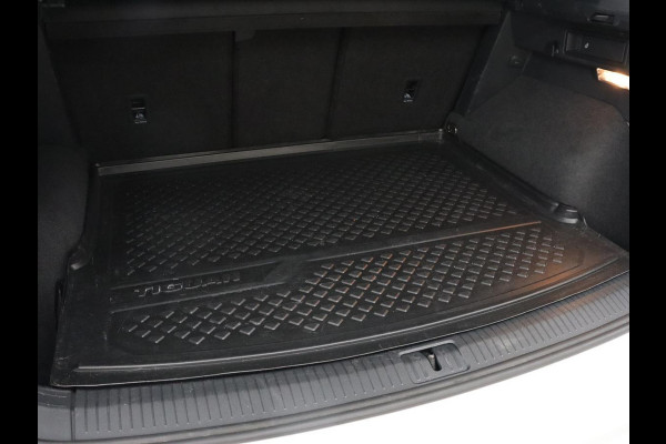 Volkswagen Tiguan 1.5 TSI R Line | Panoramadak | Stoelverwarming | Carplay | Massage | Dynaudio | Keyless | Full LED | Active Info Display | Navigatie | Parkeerhulp