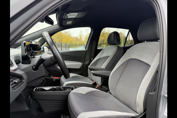 Volkswagen ID.3 First Plus 58 kWh Navi,Camera,Pdc V+A,Stoelverwarming,Lm velgen,N.A.P,Apk tot 11-2026