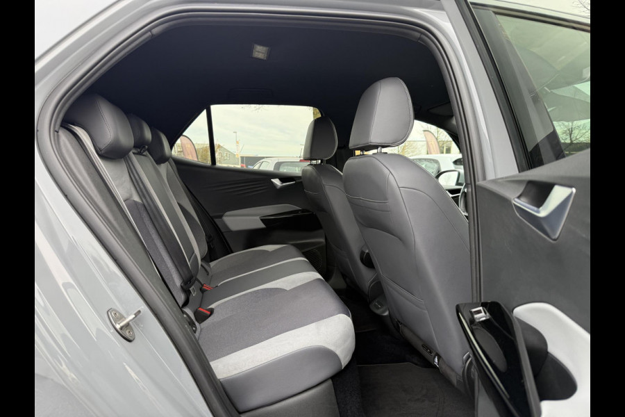 Volkswagen ID.3 First Plus 58 kWh Navi,Camera,Pdc V+A,Stoelverwarming,Lm velgen,N.A.P,Apk tot 11-2026