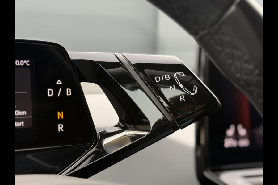 Volkswagen ID.3 First Plus 58 kWh Navi,Camera,Pdc V+A,Stoelverwarming,Lm velgen,N.A.P,Apk tot 11-2026