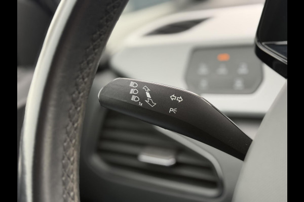 Volkswagen ID.3 First Plus 58 kWh Navi,Camera,Pdc V+A,Stoelverwarming,Lm velgen,N.A.P,Apk tot 11-2026