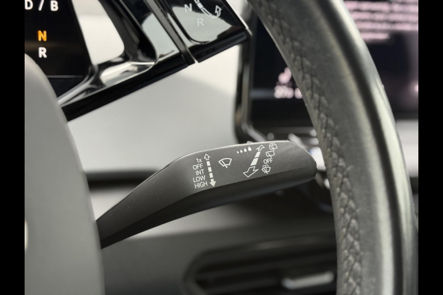 Volkswagen ID.3 First Plus 58 kWh Navi,Camera,Pdc V+A,Stoelverwarming,Lm velgen,N.A.P,Apk tot 11-2026