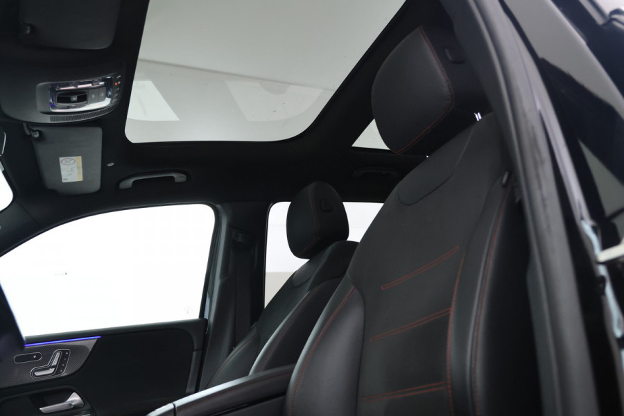 Mercedes-Benz Glb 180 AMG Line 7p. Automaat, 7 Persoons, Navigatie, etc.