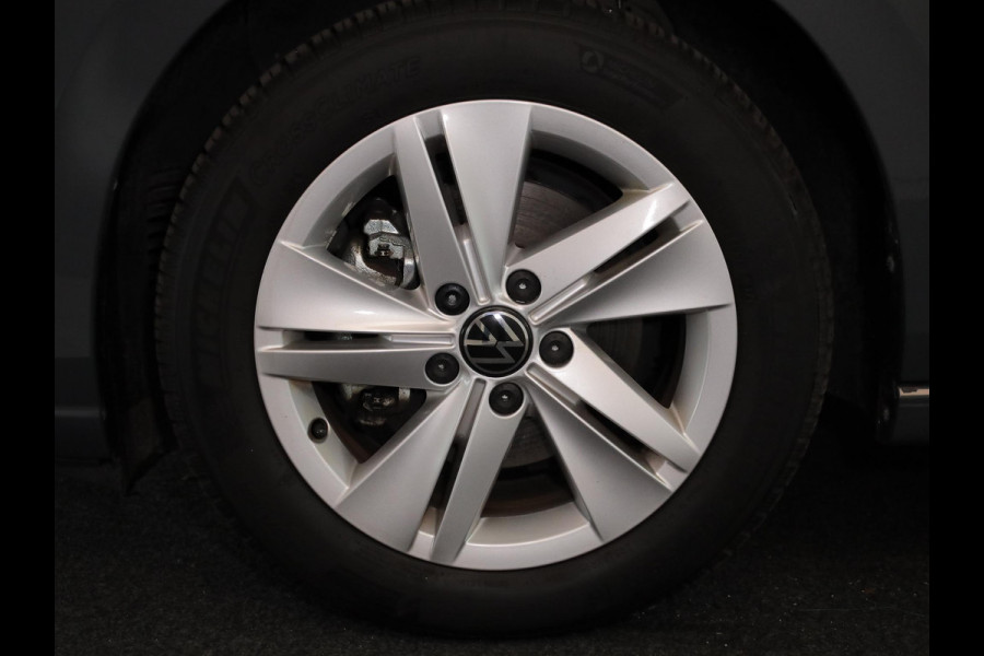Volkswagen Golf 1.5 eTSI Life Edition 116 pk Automaat (DSG) | Verlengde garantie | Navigatie via App | Panoramadak | Parkeersensoren | Achteruitrijcamera | Matrix LED koplampen | Stoelverwarming |