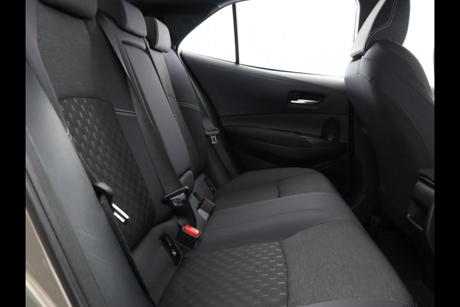 Toyota Corolla Hybrid 140 Business | Stuur-/& Stoelverwarming | Apple Carplay & AndroidAUTO | Navigatie