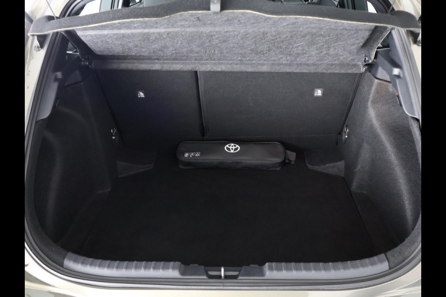 Toyota Corolla Hybrid 140 Business | Stuur-/& Stoelverwarming | Apple Carplay & AndroidAUTO | Navigatie