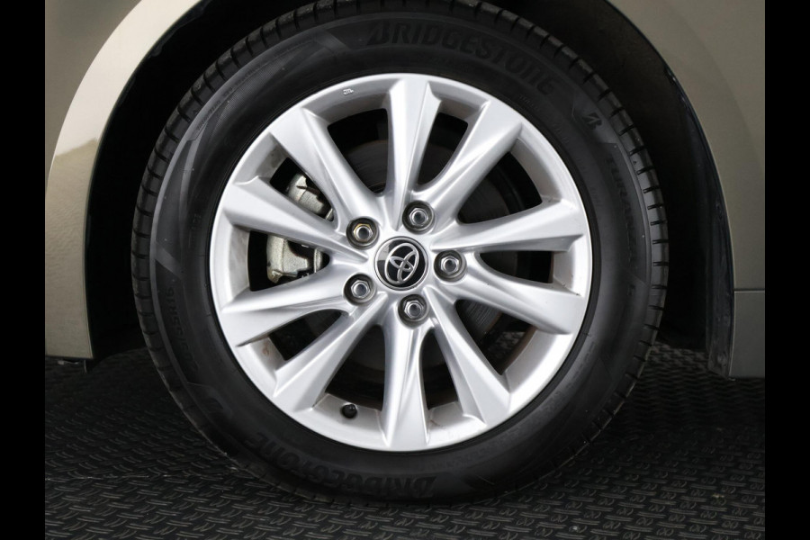 Toyota Corolla Hybrid 140 Business | Stuur-/& Stoelverwarming | Apple Carplay & AndroidAUTO | Navigatie