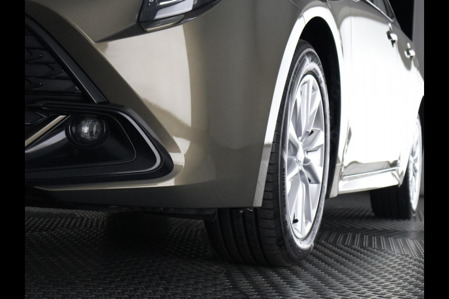 Toyota Corolla Hybrid 140 Business | Stuur-/& Stoelverwarming | Apple Carplay & AndroidAUTO | Navigatie