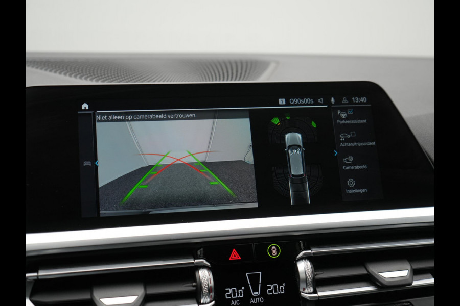 BMW 3 Serie Touring 330e M Sport Plug In Hybrid 293pk Dealer O.H. PHEV | Trekhaak Af Fabriek | Sfeerverlichting | Alcantara Sporstoelen Verwarmd | Apple Carplay | Navigatie | Virtual | Cruise Control | DAB |