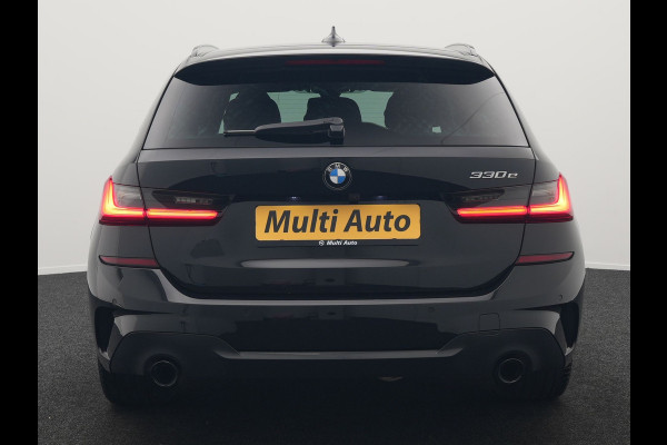 BMW 3 Serie Touring 330e M Sport Plug In Hybrid 293pk Dealer O.H. PHEV | Trekhaak Af Fabriek | Sfeerverlichting | Alcantara Sporstoelen Verwarmd | Apple Carplay | Navigatie | Virtual | Cruise Control | DAB |