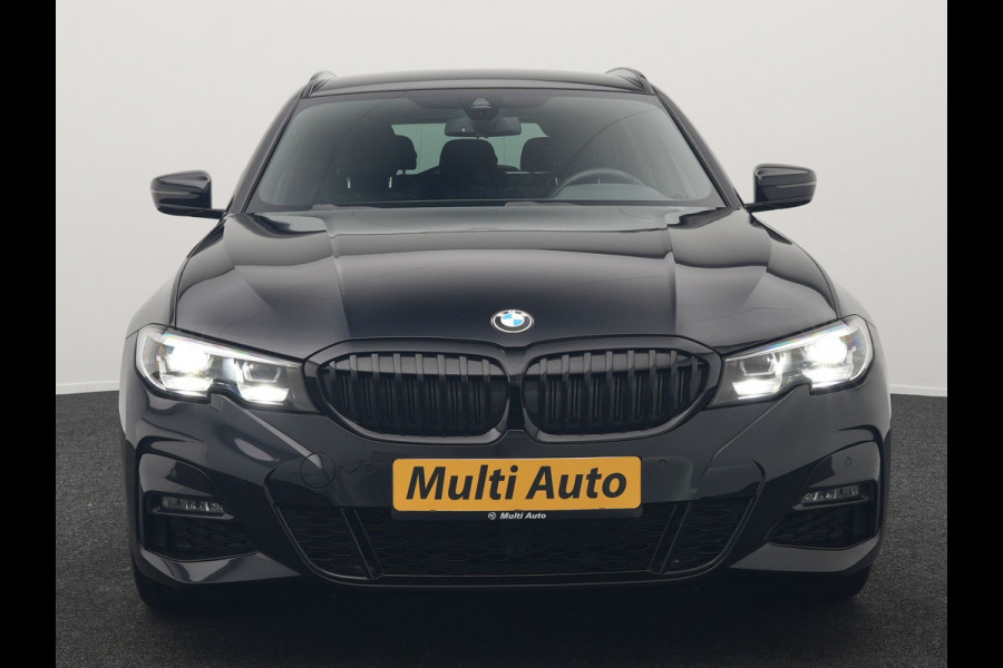 BMW 3 Serie Touring 330e M Sport Plug In Hybrid 293pk Dealer O.H. PHEV | Trekhaak Af Fabriek | Sfeerverlichting | Alcantara Sporstoelen Verwarmd | Apple Carplay | Navigatie | Virtual | Cruise Control | DAB |