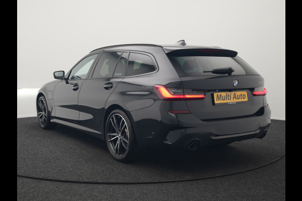 BMW 3 Serie Touring 330e M Sport Plug In Hybrid 293pk Dealer O.H. PHEV | Trekhaak Af Fabriek | Sfeerverlichting | Alcantara Sporstoelen Verwarmd | Apple Carplay | Navigatie | Virtual | Cruise Control | DAB |