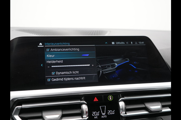 BMW 3 Serie Touring 330e M Sport Plug In Hybrid 293pk Dealer O.H. PHEV | Trekhaak Af Fabriek | Sfeerverlichting | Alcantara Sporstoelen Verwarmd | Apple Carplay | Navigatie | Virtual | Cruise Control | DAB |