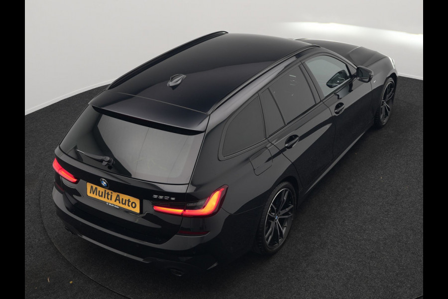 BMW 3 Serie Touring 330e M Sport Plug In Hybrid 293pk Dealer O.H. PHEV | Trekhaak Af Fabriek | Sfeerverlichting | Alcantara Sporstoelen Verwarmd | Apple Carplay | Navigatie | Virtual | Cruise Control | DAB |