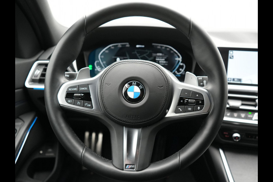 BMW 3 Serie Touring 330e M Sport Plug In Hybrid 293pk Dealer O.H. PHEV | Trekhaak Af Fabriek | Sfeerverlichting | Alcantara Sporstoelen Verwarmd | Apple Carplay | Navigatie | Virtual | Cruise Control | DAB |