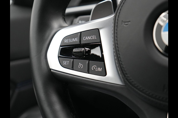 BMW 3 Serie Touring 330e M Sport Plug In Hybrid 293pk Dealer O.H. PHEV | Trekhaak Af Fabriek | Sfeerverlichting | Alcantara Sporstoelen Verwarmd | Apple Carplay | Navigatie | Virtual | Cruise Control | DAB |