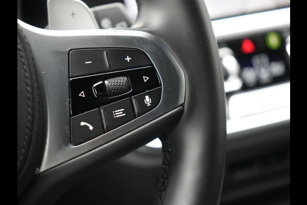 BMW 3 Serie Touring 330e M Sport Plug In Hybrid 293pk Dealer O.H. PHEV | Trekhaak Af Fabriek | Sfeerverlichting | Alcantara Sporstoelen Verwarmd | Apple Carplay | Navigatie | Virtual | Cruise Control | DAB |