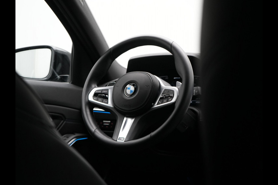 BMW 3 Serie Touring 330e M Sport Plug In Hybrid 293pk Dealer O.H. PHEV | Trekhaak Af Fabriek | Sfeerverlichting | Alcantara Sporstoelen Verwarmd | Apple Carplay | Navigatie | Virtual | Cruise Control | DAB |
