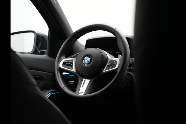 BMW 3 Serie Touring 330e M Sport Plug In Hybrid 293pk Dealer O.H. PHEV | Trekhaak Af Fabriek | Sfeerverlichting | Alcantara Sporstoelen Verwarmd | Apple Carplay | Navigatie | Virtual | Cruise Control | DAB |