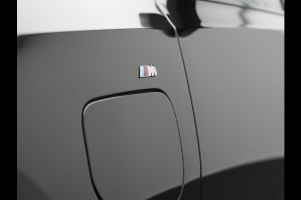 BMW 3 Serie Touring 330e M Sport Plug In Hybrid 293pk Dealer O.H. PHEV | Trekhaak Af Fabriek | Sfeerverlichting | Alcantara Sporstoelen Verwarmd | Apple Carplay | Navigatie | Virtual | Cruise Control | DAB |