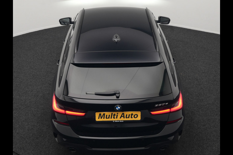 BMW 3 Serie Touring 330e M Sport Plug In Hybrid 293pk Dealer O.H. PHEV | Trekhaak Af Fabriek | Sfeerverlichting | Alcantara Sporstoelen Verwarmd | Apple Carplay | Navigatie | Virtual | Cruise Control | DAB |