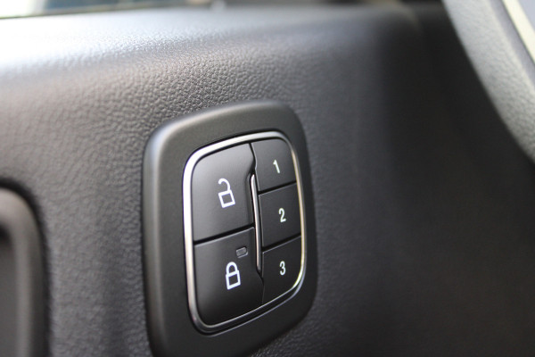 Ford Kuga 2.5 PHEV ST-Line X | Panoramadak | AGR | B&O | Head-up | Trekhaak | Actieweken 1 t/m 15 november!