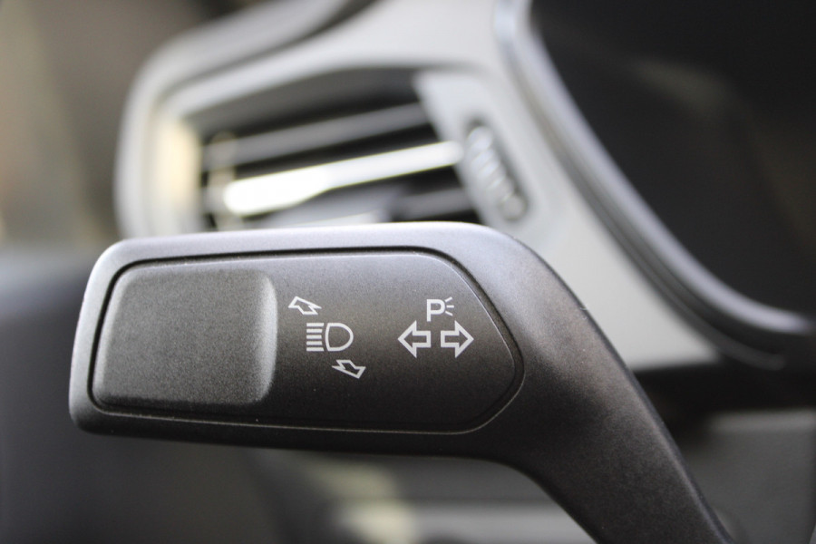 Ford Kuga 2.5 PHEV ST-Line X | Panoramadak | AGR | B&O | Head-up | Trekhaak | Actieweken 1 t/m 15 november!