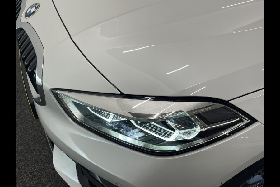 BMW 1-serie 118i Sportline Business Edition Aut. Navigatie Apple Carplay/Android Auto Camera Parkeersensoren Cruise Control Virtual Cockpit Sfeerverlichting Ledverlichting Climate Control Lichtmetalen velgen