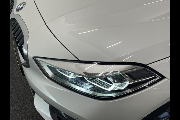 BMW 1-serie 118i Sportline Business Edition Aut. Navigatie Apple Carplay/Android Auto Camera Parkeersensoren Cruise Control Virtual Cockpit Sfeerverlichting Ledverlichting Climate Control Lichtmetalen velgen