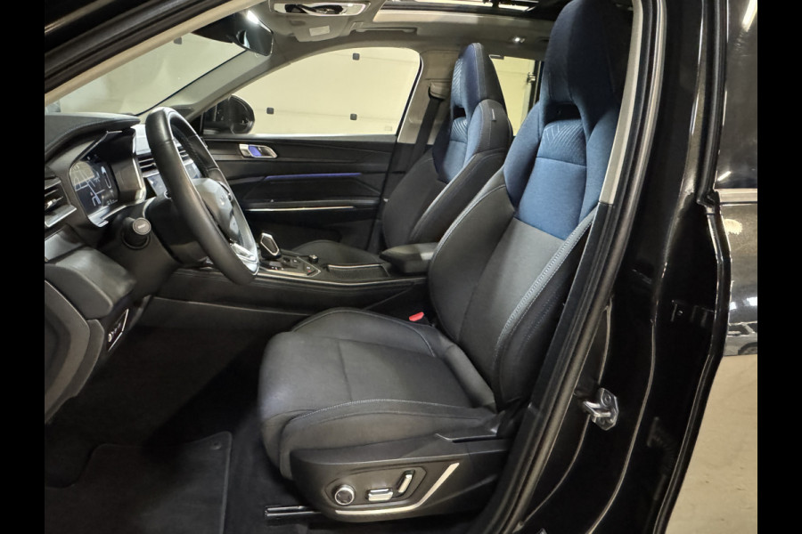 Lynk & Co 01 1.5 | Panoramadak | Adaptive cruise | Camera | Stoelverwarming | Carplay | Sfeerverlichting