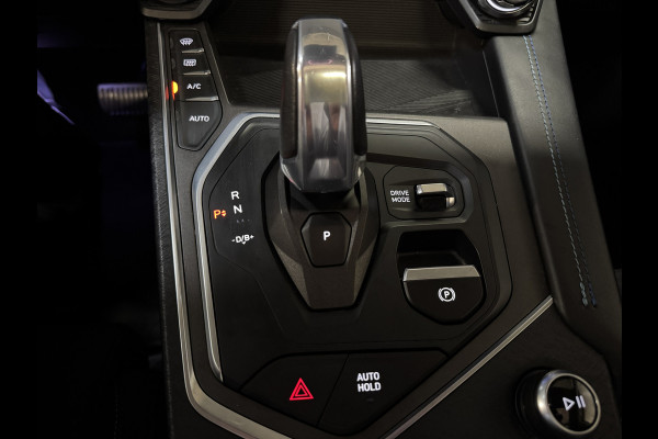 Lynk & Co 01 1.5 | Panoramadak | Adaptive cruise | Camera | Stoelverwarming | Carplay | Sfeerverlichting