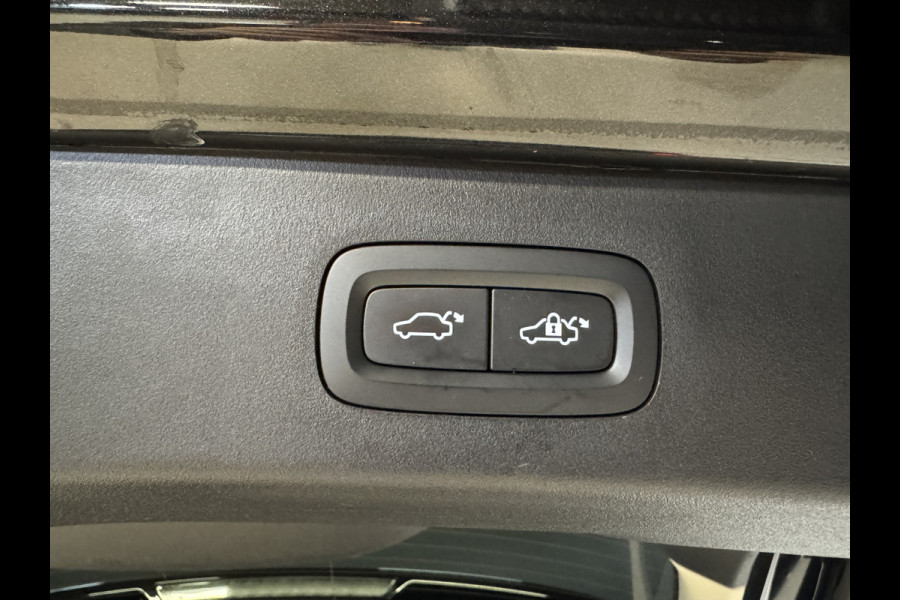 Lynk & Co 01 1.5 | Panoramadak | Adaptive cruise | Camera | Stoelverwarming | Carplay | Sfeerverlichting