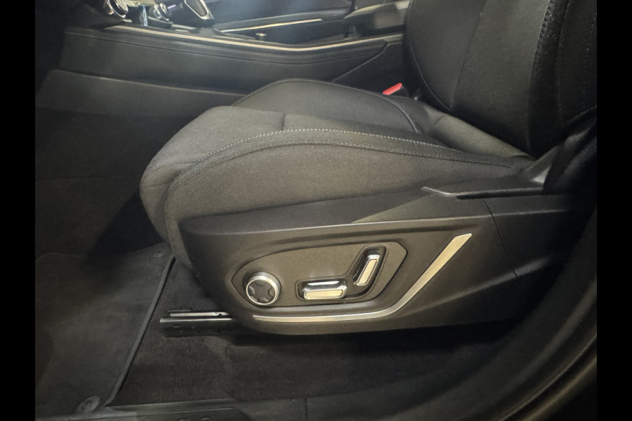 Lynk & Co 01 1.5 | Panoramadak | Adaptive cruise | Camera | Stoelverwarming | Carplay | Sfeerverlichting