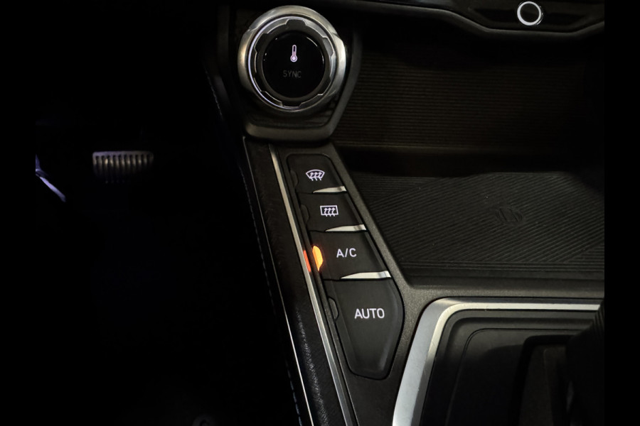 Lynk & Co 01 1.5 | Panoramadak | Adaptive cruise | Camera | Stoelverwarming | Carplay | Sfeerverlichting