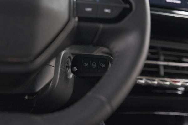 Peugeot 2008 PureTech 100 Allure | Camera | Navigatie | Parkeersensoren | Apple Carplay