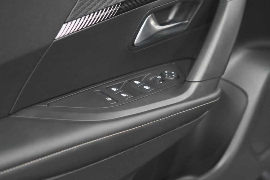 Peugeot 2008 PureTech 100 Allure | Camera | Navigatie | Parkeersensoren | Apple Carplay