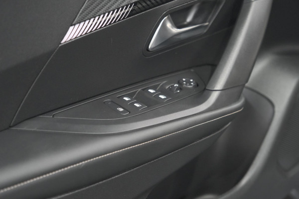 Peugeot 2008 PureTech 100 Allure | Camera | Navigatie | Parkeersensoren | Apple Carplay