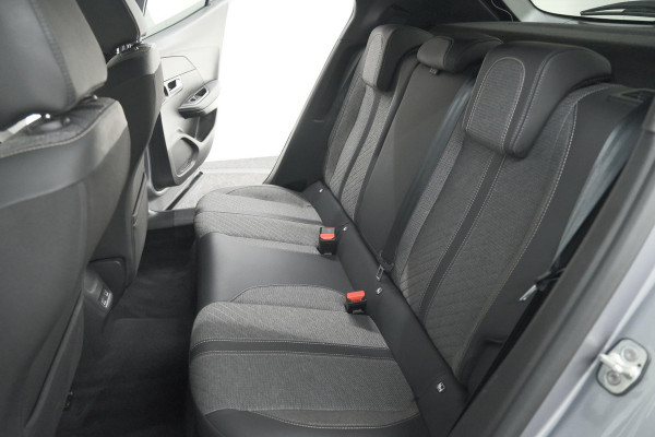 Peugeot 2008 PureTech 100 Allure | Camera | Navigatie | Parkeersensoren | Apple Carplay