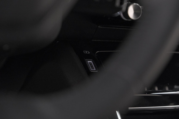 Peugeot 2008 PureTech 100 Allure | Camera | Navigatie | Parkeersensoren | Apple Carplay