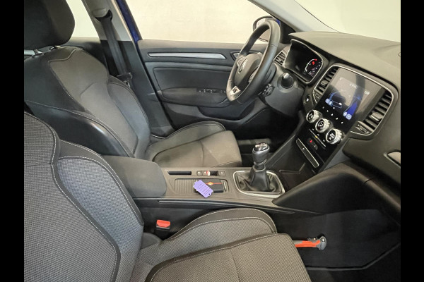Renault MEGANE Estate 1.3 TCe 140 Equilibre Navigatie Apple Carplay/Android Auto Parkeersensoren Cruise Control Ledverlichting Climate Control
